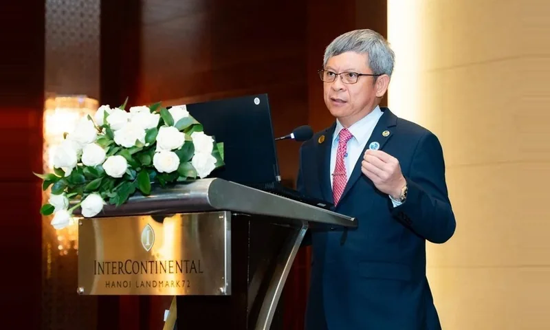 상떼병원 정형외과 센터 자문의 땅 하 남 안(Tang Ha Nam Anh) 의학박사, 아세안 스포츠의학 및 관절경학회 회장 선출