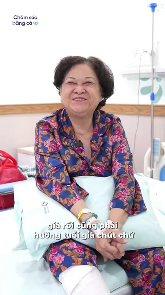 Bệnh nhân 70 tuổi chấm dứt 20 năm đau khớp gối an hưởng tuổi già tại Bệnh Viện Sante